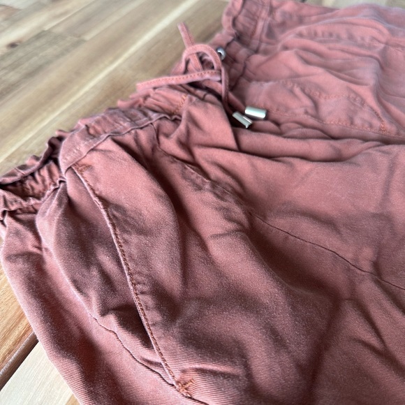 Brown high waisted Dynamite shorts - Picture 4 of 4